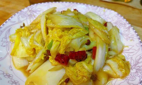 多种菜品搭配，尝尽白菜美味！（以杂烩白菜为例，分享多款家常好菜。）