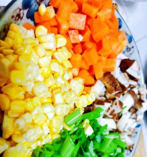 做玉米胡萝卜肉片粥（营养美味、自制方便）