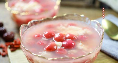 椰汁西米汤圆火龙果盅的制作方法（清凉解暑，香甜可口的夏日甜品）