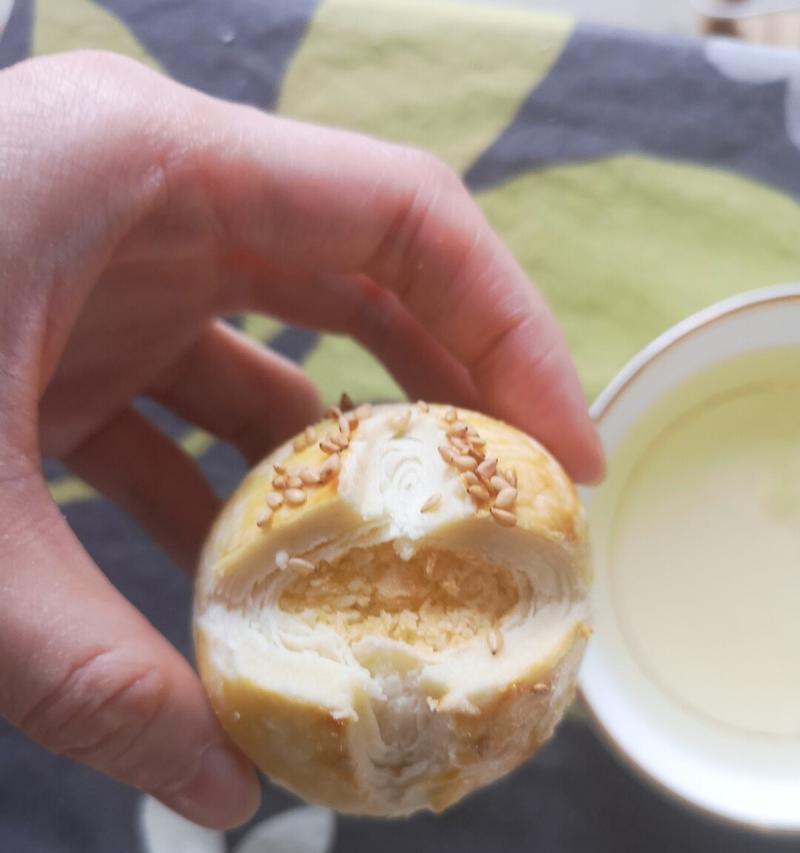 椰蓉开口酥的制作方法（以椰蓉为主要原料，制作松脆可口的开口酥）