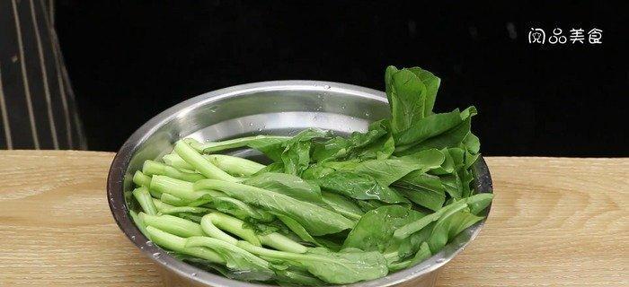 美味盐油菜心的制作方法（品尝美食的盛宴，如此简单！）