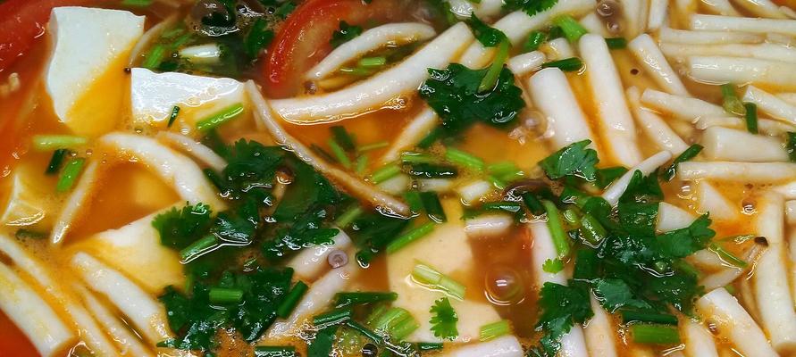 蟹味菇鸡蛋汤的做法（一份清爽美味，暖心暖胃的家常菜）