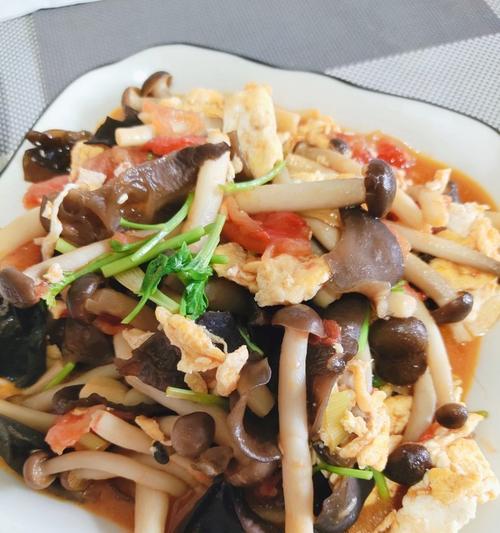 学会做蟹味菇多宝汤，暖胃又滋补（家庭美食必备，简单易学的蟹味菇多宝汤）
