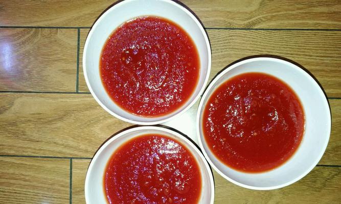 手工制作香甜番茄酱（自制美味番茄酱，让你拥有健康美味，体验美食乐趣）