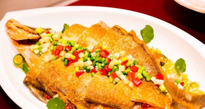 煎香武昌鱼，美味倍增（做法步骤详解，让你轻松拥有一道高级大菜）