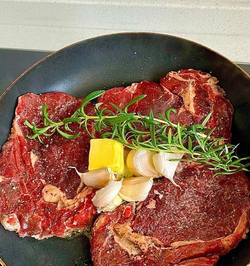 教你轻松烹制香煎牛肉（口感鲜美、健康营养，学会一招让你的牛肉变得更有食欲）
