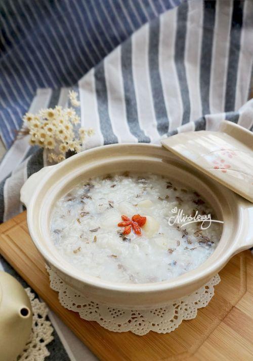 鲜虾木耳小米粥的制作方法（鲜美可口的家常粥）