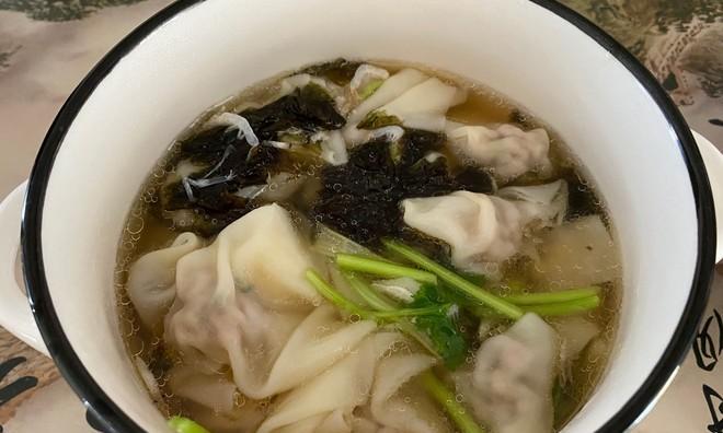 自制鲜肉春笋小馄饨（口感嫩滑）