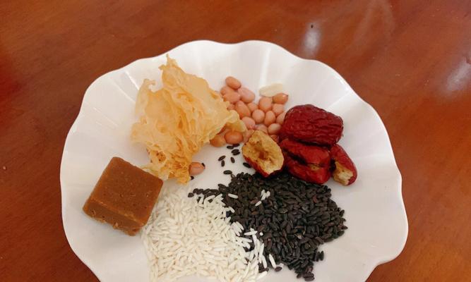 鲜奶黑糯米的营养价值和制作方法（以健康为主的美味佳肴）