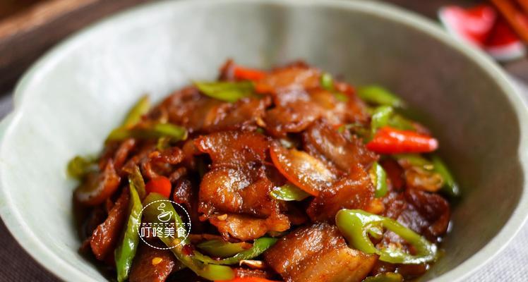 五花肉炒菜椒的制作方法（用五花肉和菜椒打造鲜香美味）