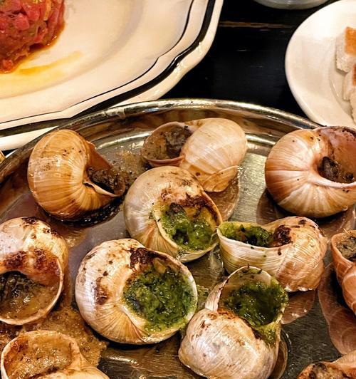 五彩蜗牛肉的美食探秘（一份充满创意的美味佳肴）