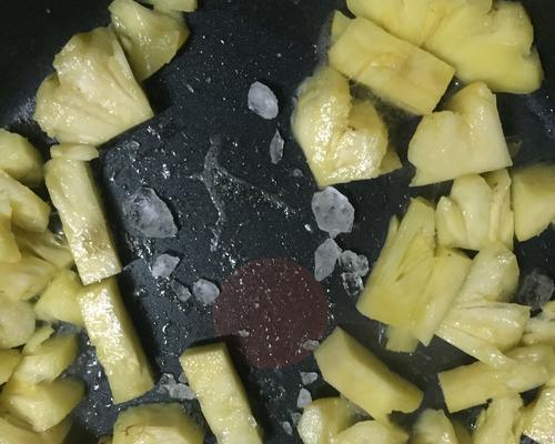 五彩菠萝的制作方法（颜值与口感俱佳）