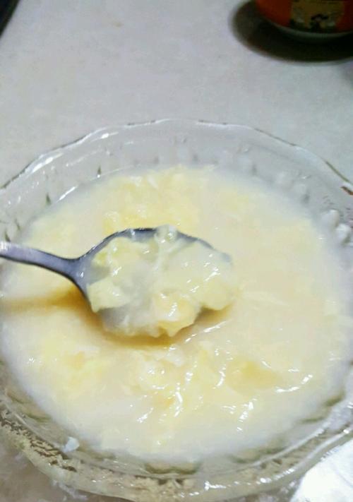 冰糖莲藕桂圆甜汤的做法（清热润肺）