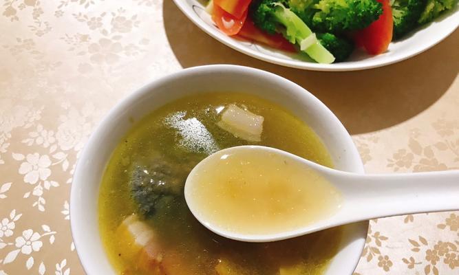 学会天麻排骨汤的做法，拥有美味又健康的汤品（传统风味汤品制作方法）