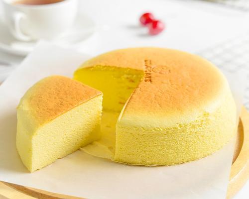 家庭制作轻乳酪提拉米苏重芝士底蛋糕（教你在家享受美味甜品）