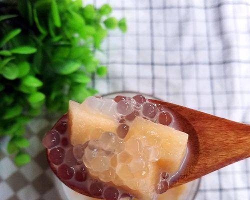 桃子西米露的制作方法（以新鲜桃子和软糯西米打造夏季必备饮品）