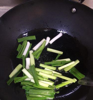 健康美食·蒜苗炒萝卜丝（鲜美清香）