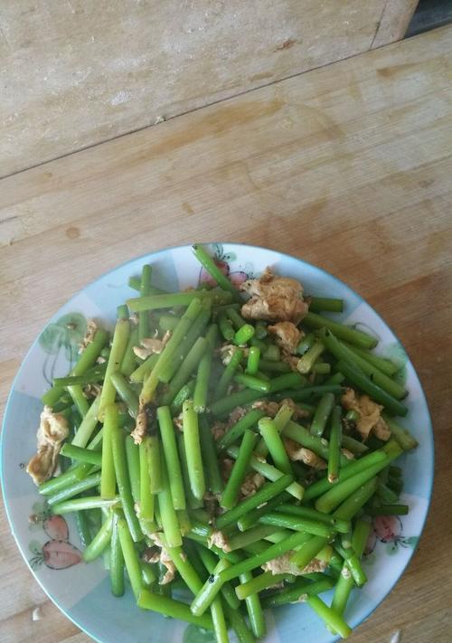 蒜苗炒鹅蛋，味蕾的舞蹈（一道简单易学的美食佳品）
