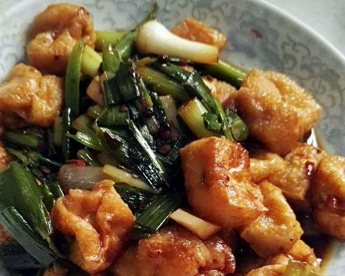 美味佳肴——蒜苗爆豆腐（营养美食）