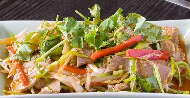 蒜苗拌牛肉，健康美味无负担（用蒜苗为佐料）