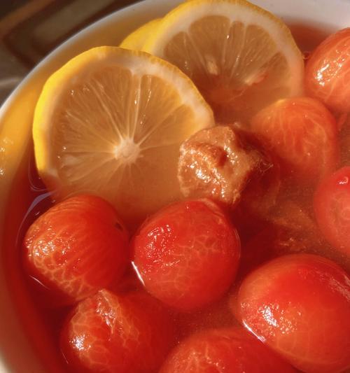 酸甜小番茄的美食制作（让你的味蕾充满惊喜——以番茄为主角的独特食品制作）