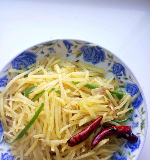 美味酸甜辣土豆丝的制作方法（口感丰富）