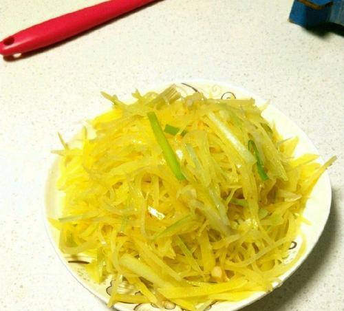 美味酸甜辣土豆丝的制作方法（口感丰富）