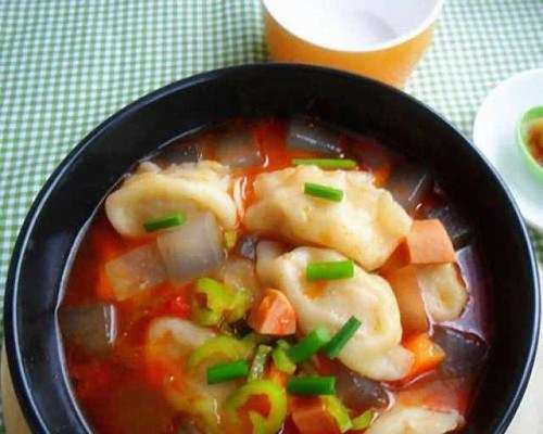 酸汤饺的制作方法与技巧（传统美味）