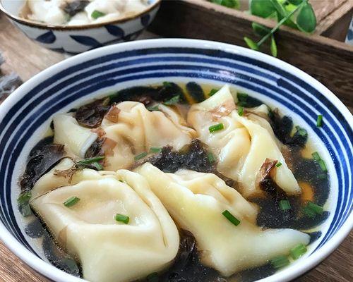 自制酸汤荠菜鲜肉馄饨（传承美食文化）