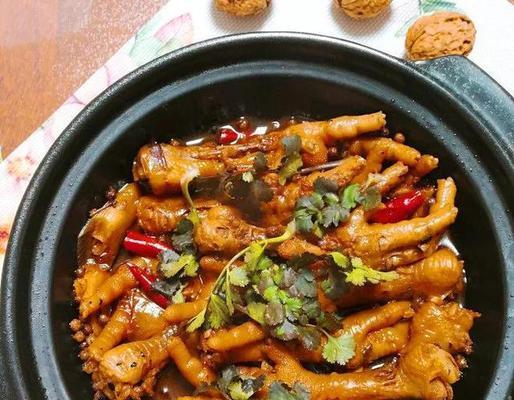 酸笋鸡爪的制作方法（口感鲜美的家常小吃）