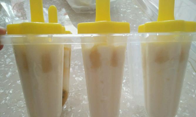 冰淇淋的酸奶香蕉做法（美味又健康的自制冰淇淋）