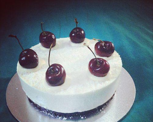 酸奶树莓慕斯蛋糕的制作方法（轻松自制美味甜点）
