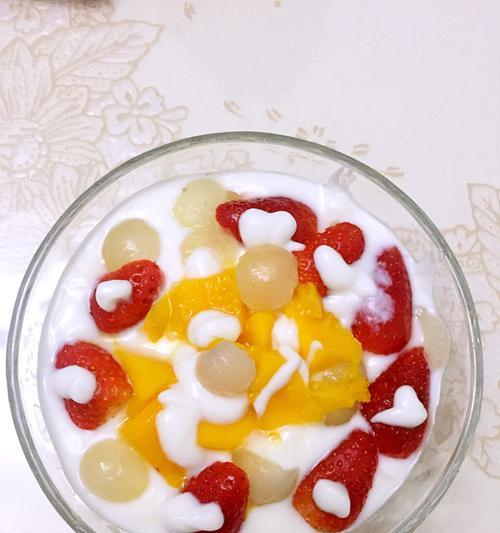 制作一份健康美味的水果酸奶沙拉（融合多种果味）