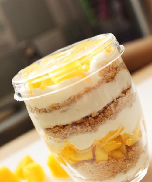 酸奶芒果木糠杯，健康美味的享受（用酸奶和木糠打造的健康芒果杯）