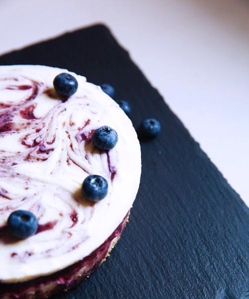 自制美味酸奶蓝莓小蛋糕（简单易做）