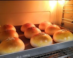 酸奶蛋黄小面包的制作方法（用简单材料做出美味的小面包）