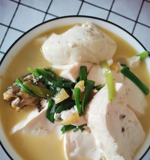 酸梅蒸豆腐鱼的美味家常做法（传统中华佳肴）