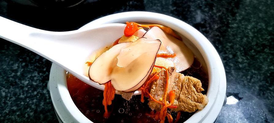 水蜜桃黄豆猪手汤的制作方法（营养丰富的家常煲汤）