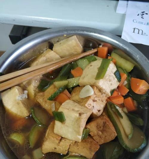 水萝卜缨炖豆腐的营养丰富做法（健康美味）