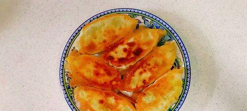 美食生活（手把手教你制作美味水煎包/美味猪肉韭菜馅儿的制作秘诀）