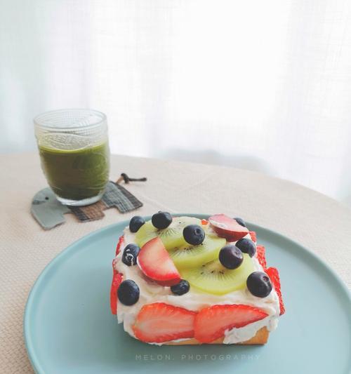 美味又健康的水果土司夹片，让你轻松享受丰富早餐（水果与面包的完美结合）