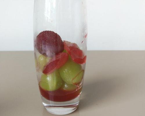 自制水果苏打水的制作方法（健康饮品）