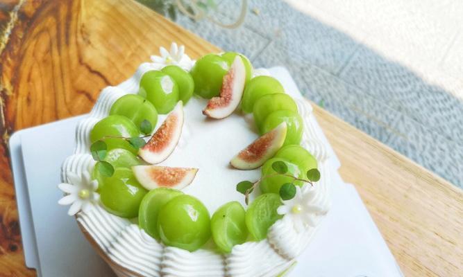 以水果树为主题的生日蛋糕制作方法（用新颖的方式庆祝生日）