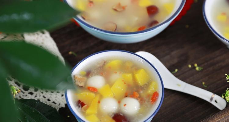 水果羹的做法（健康美味的甜品制作）