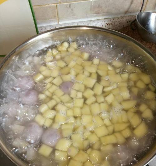 水果羹的做法（健康美味的甜品制作）