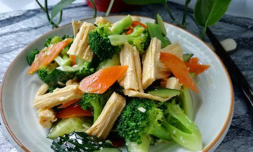 清爽小凉菜制作指南（15道简单易学的小凉菜）