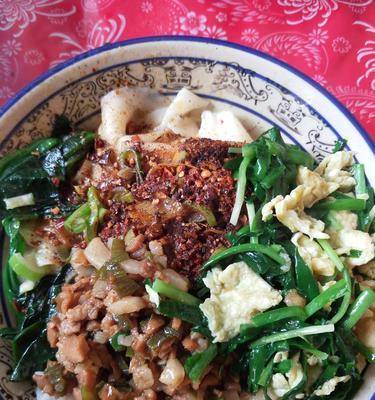 陕西扯面制作方法详解（传统美食的制作流程及口感体验）
