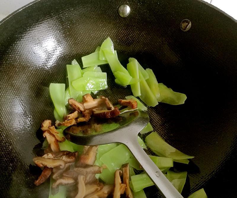 美味健康的山药炒莴笋（以莴笋为主角）