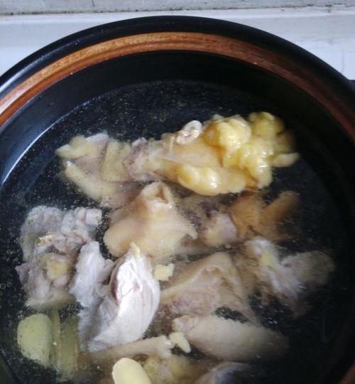 砂锅土鸡汤，营养滋补的家常做法（一锅汤滋养全家）