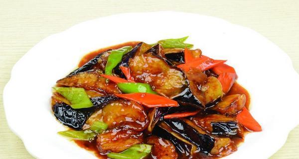 香菇茄子与嫩肉相遇，令你一口接一口（香菇茄子与嫩肉相遇）